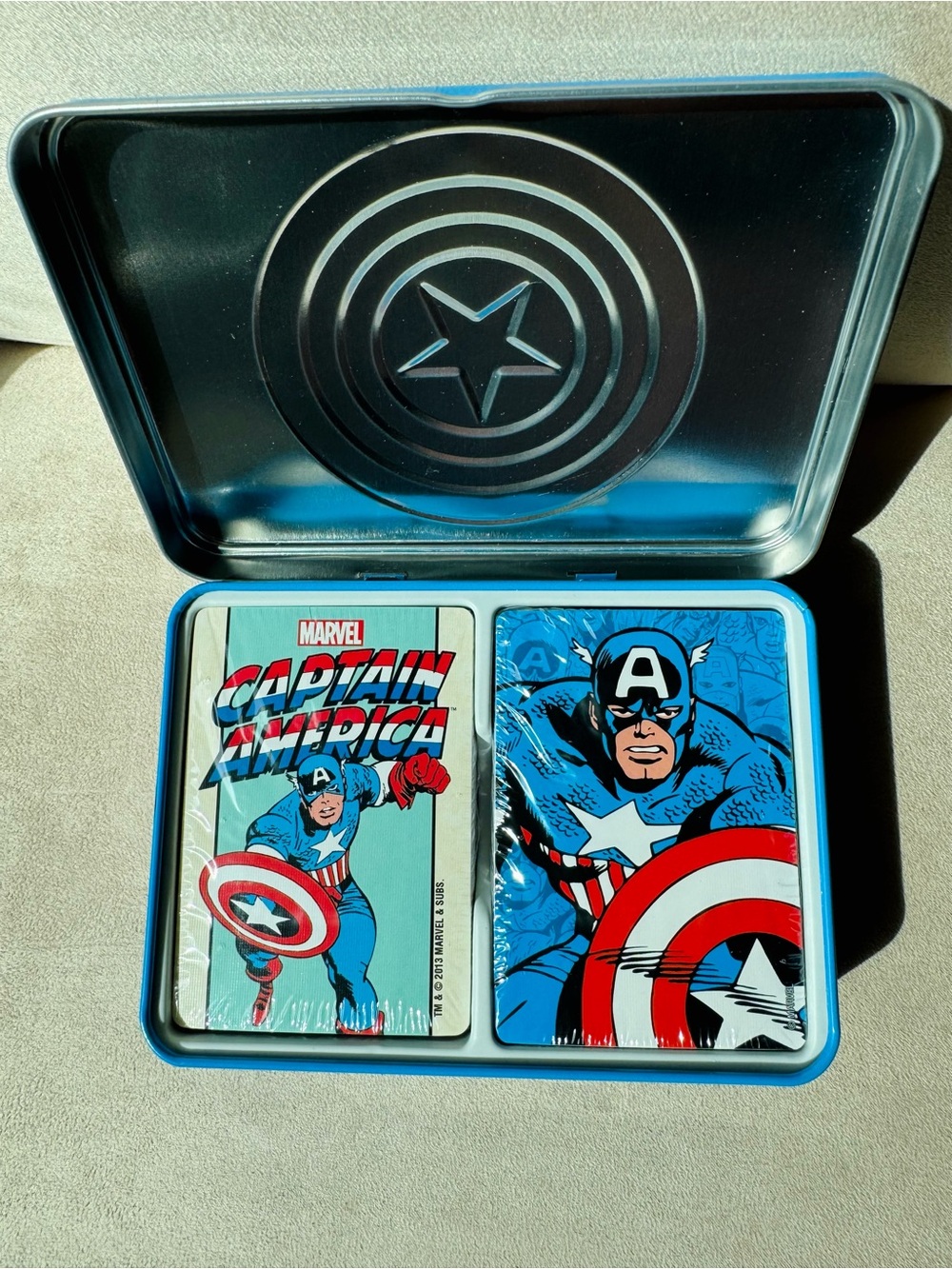 Marvel’s Captain America
Special Edition CollectibleTin w/
factory sealed Cards